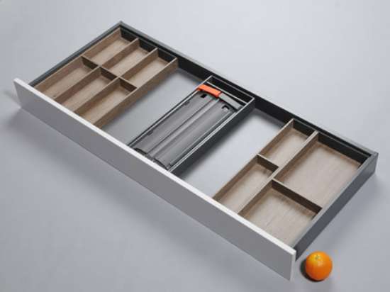 Afbeeldingen van Blum Bestekindeling met foliehouder Legrabox - corpusbreedte 1200 en groter diepte 500mm - houtdecor bardolino eik/zijdewit OL.BH5012B5IND