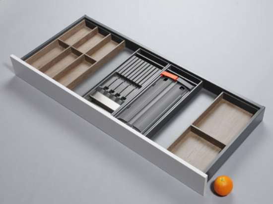 Afbeeldingen van Blum Bestekindeling met messen en foliehouder Legrabox - corpusbreedte 1200 en groter diepte 500mm - houtdecor nebraska eik/oriongrijs OL.BH5012N7IND