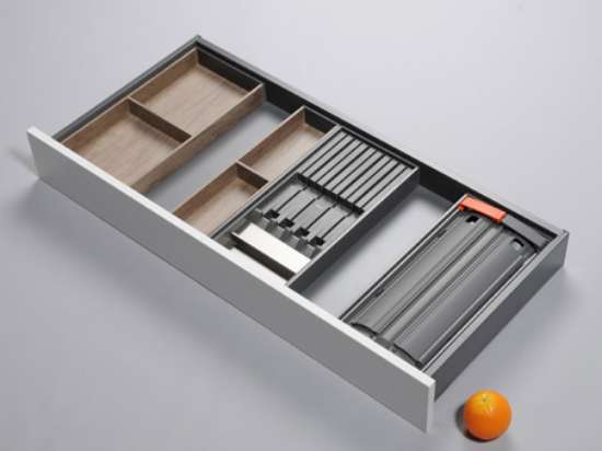 Afbeeldingen van Blum Bestekindeling met messen en foliehouder Legrabox - corpusbreedte 1000mm en groter diepte 450mm - houtdecor bardolino eik/zijdewit OL.BH4510B7IND