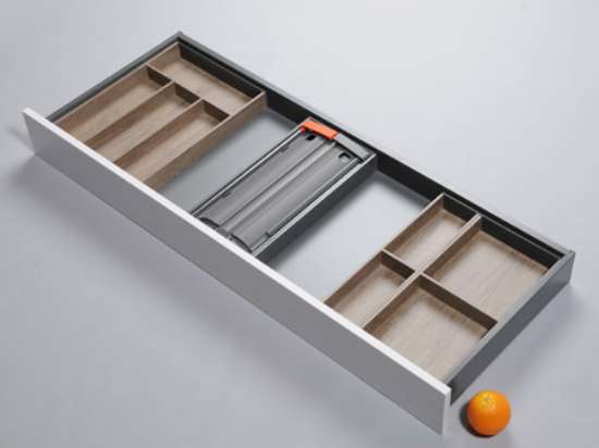 Afbeeldingen van Blum Bestekindeling met foliehouder Legrabox - corpusbreedte 1200 en groter diepte 450mm - houtdecor bardolino eik/zijdewit OL.BH4512B5IND