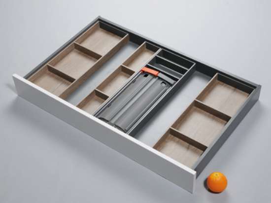Afbeeldingen van Blum Bestekindeling met foliehouder Legrabox - corpusbreedte 1000mm en groter diepte 600mm - houtdecor nebraska eik/oriongrijs OL.BH6010N5IND