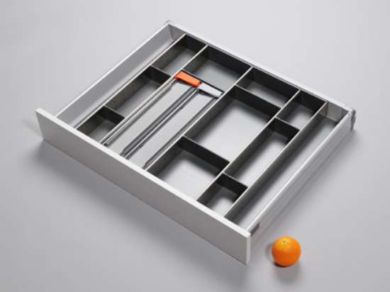 Afbeeldingen van Blum Bestekindeling met foliehouder Orga-Line - corpusbreedte 800 en groter ladediepte 600 - inox/RVS OL.BO608014BESTEKLADE