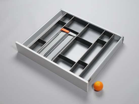 Afbeeldingen van Blum Bestekindeling met foliehouder Orga-Line - corpusbreedte 800 en groter ladediepte 650 - inox/RVS OL.BO658014BESTEKLADE