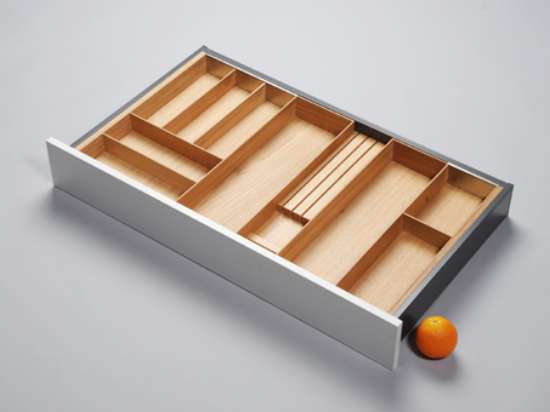 Afbeeldingen van Blum Bestekindeling voor kruidenpotjes Legrabox - corpusbreedte 800-1000mm diepte 500mm - fineer eiken/aluminium OL.EB5090S3BEST
