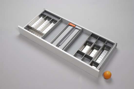 Afbeeldingen van Blum Bestekindeling met foliehouder Orga-Line - corpusbreedte 1100mm en groter ladediepte 450 - inox/RVS OL.BO4511S6BESTEKLADE