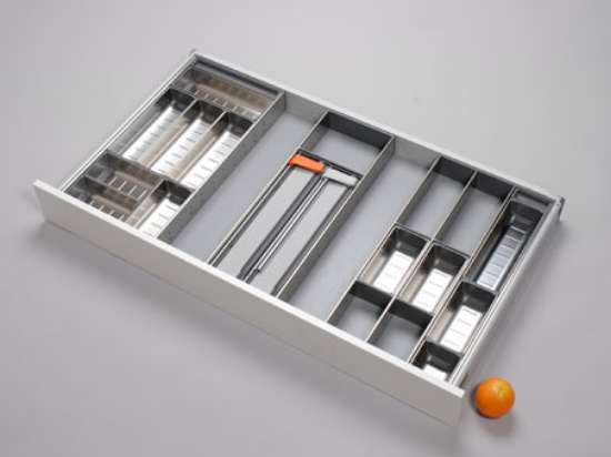 Afbeeldingen van Blum Bestekindeling met foliehouder Orga-Line - corpusbreedte 1100mm en groter ladediepte 600 - inox/RVS OL.BO6011S6BESTEKLADE